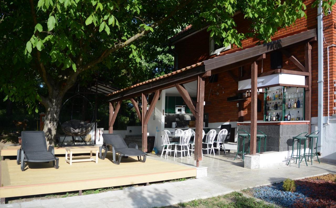 Villa Dijana - Pool, Spa, Outdoor Kitchen Belgrade Extérieur photo